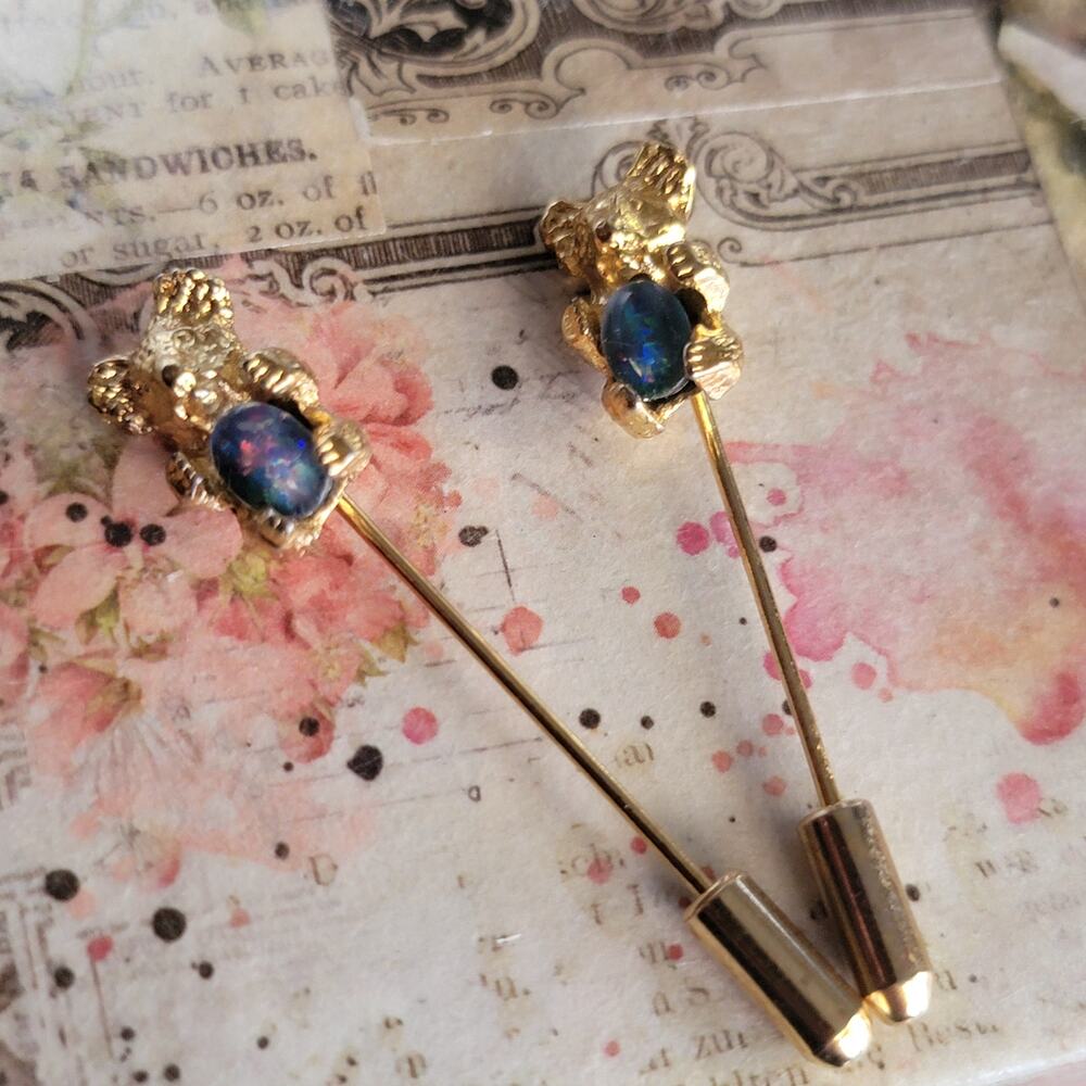 Brooch Women Vintage Pin Gold Tone Stick Pin Bear Opal Glass Retro Cute Brooch